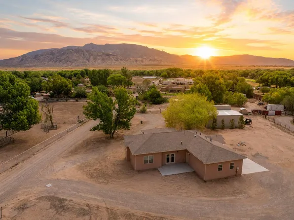 480 Paseo Dulcelina Rd, Corrales, NM 87048