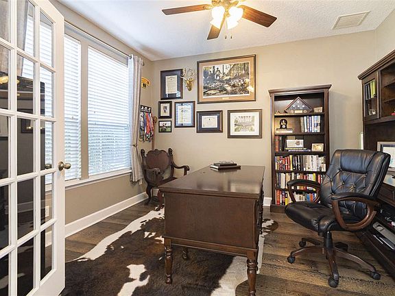 4th image of 1469 Greyfield Dr