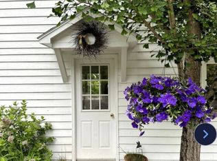 5 Glendale Rd #B, Stockbridge, MA 01262