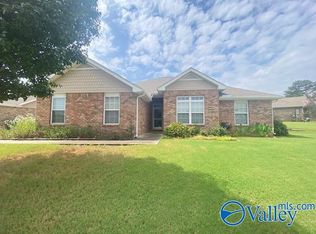 135 Potters Wheel Ln NW, Madison, AL 35758