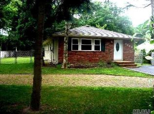 1284 Townline Rd, Hauppauge, NY 11788