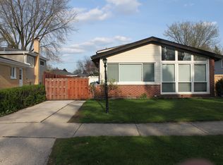 1773 Sycamore St, Des Plaines, IL 60018