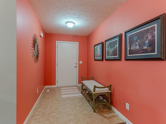 5th image of 10641 Tecumseh Dr