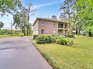 409 Brook Hollow Dr, Conroe, TX 77385