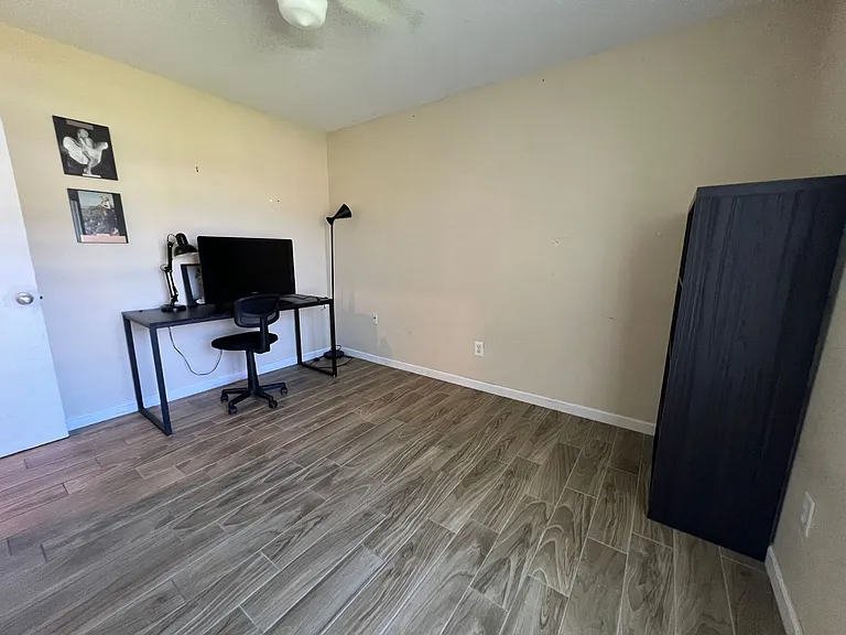 432 SW Curry St — Photo 11