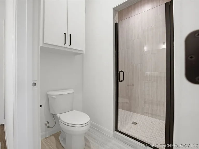 504 E B St — Photo 66