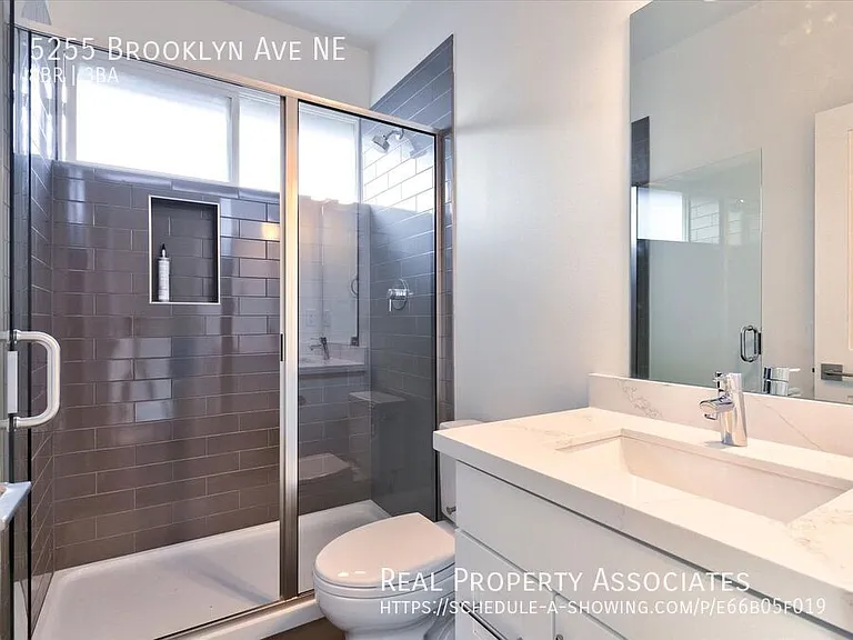 5255 Brooklyn Ave NE — Photo 25
