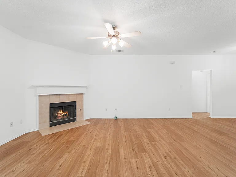 9825 Tyler Dr — Photo 18