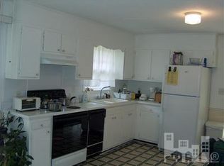 610 E Forest Ln, Wallace, NC 28466