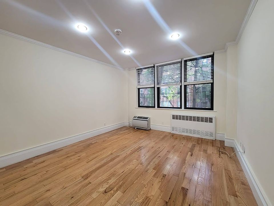 1st image of 205 W 13th St #3W