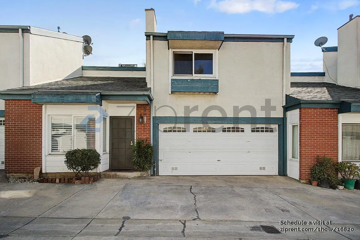 2 bed, 1.5 bath, 1000 sqft, $2,894 — Photo 1