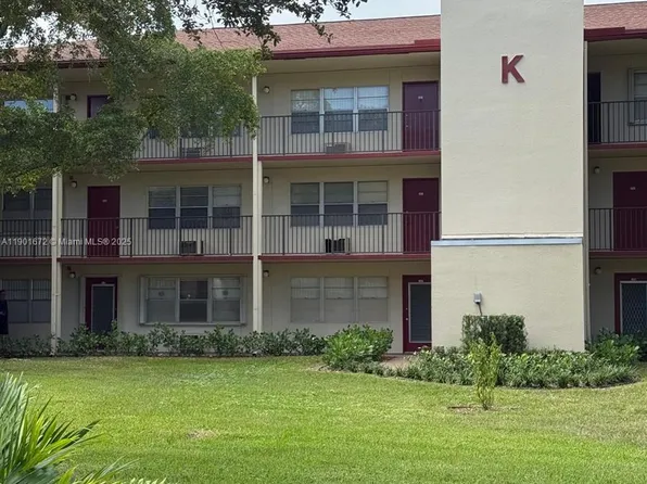 100 SW 132nd Way APT 205K, Hollywood, FL 33027