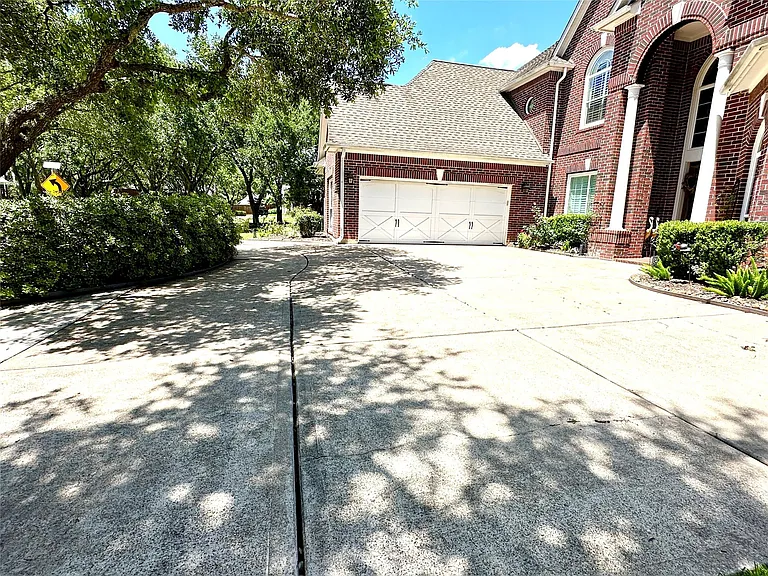3311 Oakland Dr — Photo 5