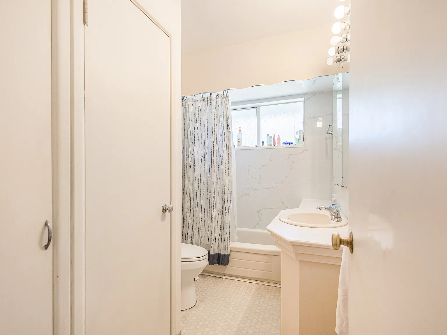 4 bed, 1827 sqft, $4,500 — Photo 3