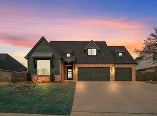 909 Gateway Bridge Rd, Edmond, OK 73034