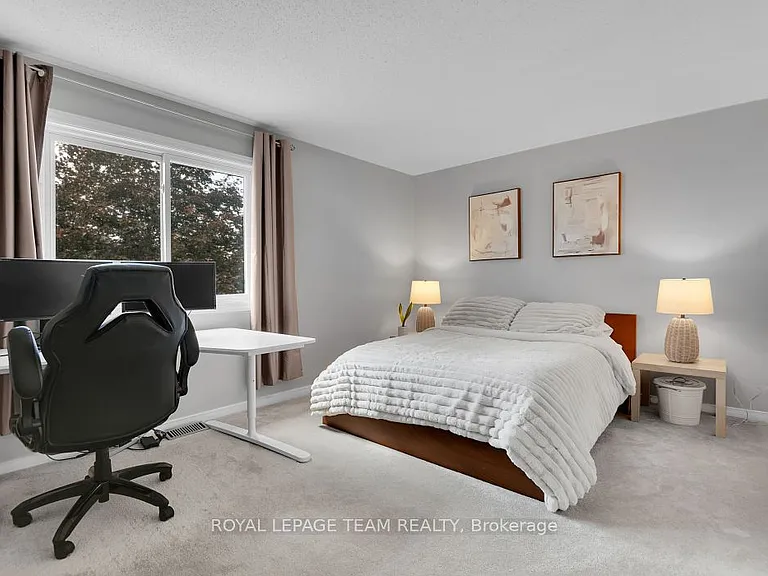 1443 Caravel Cres — Photo 13