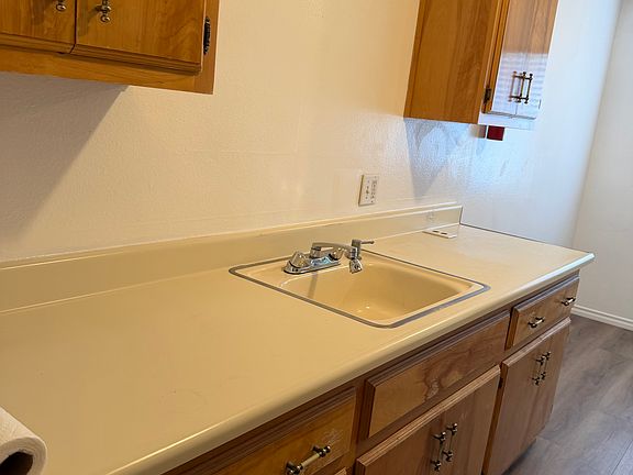 4th image of 4515 Cypress Ave APT B