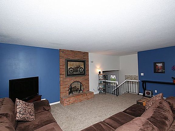 5th image of 320 Brooks Ave W