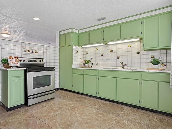 2nd image of 8105 ALPINE AVENUE