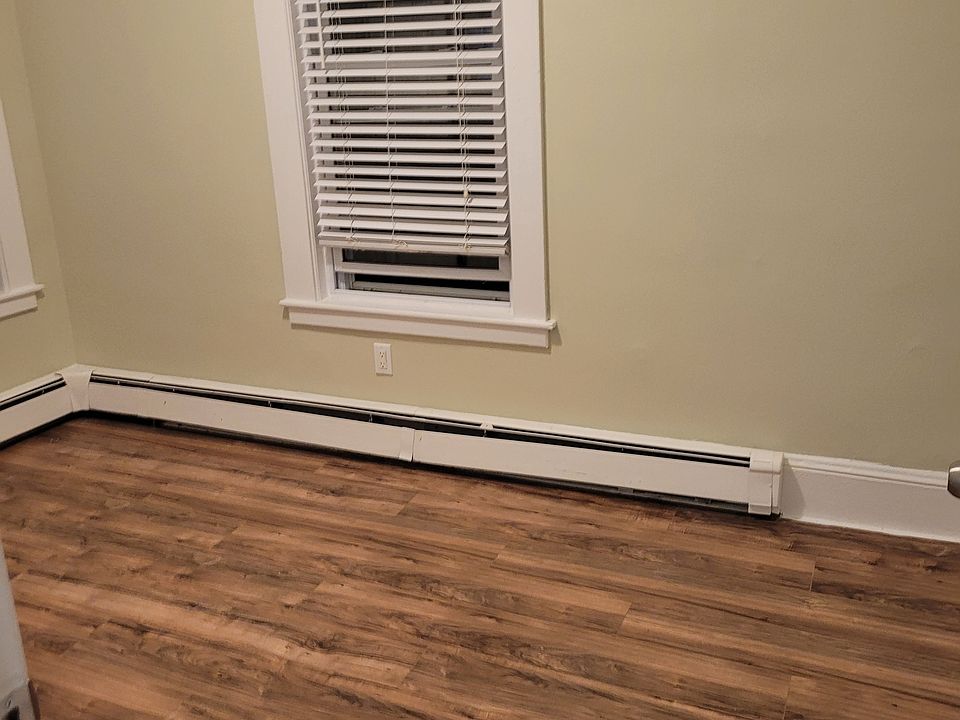 Smaller back bedroom