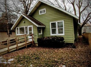 412 E Market St, Columbia City, IN 46725