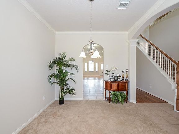 4th image of 826 La Hacienda Dr
