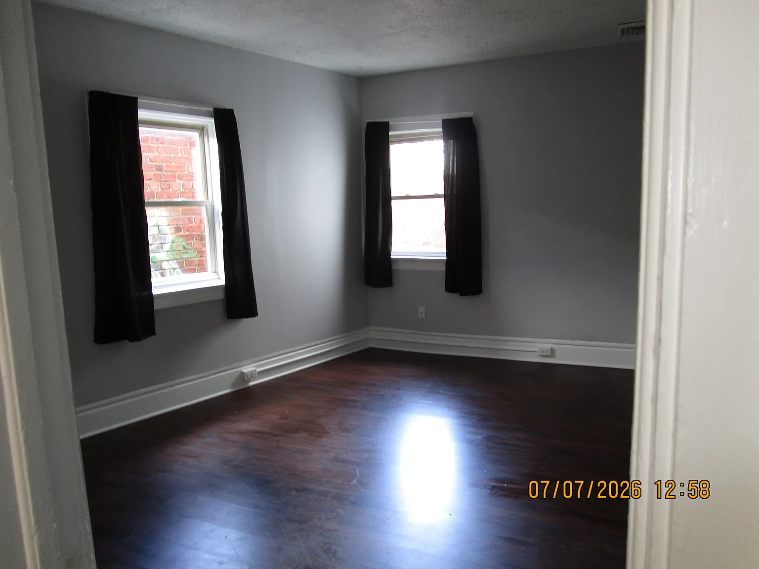 913 1/2 E Market St - 3 — Photo 4