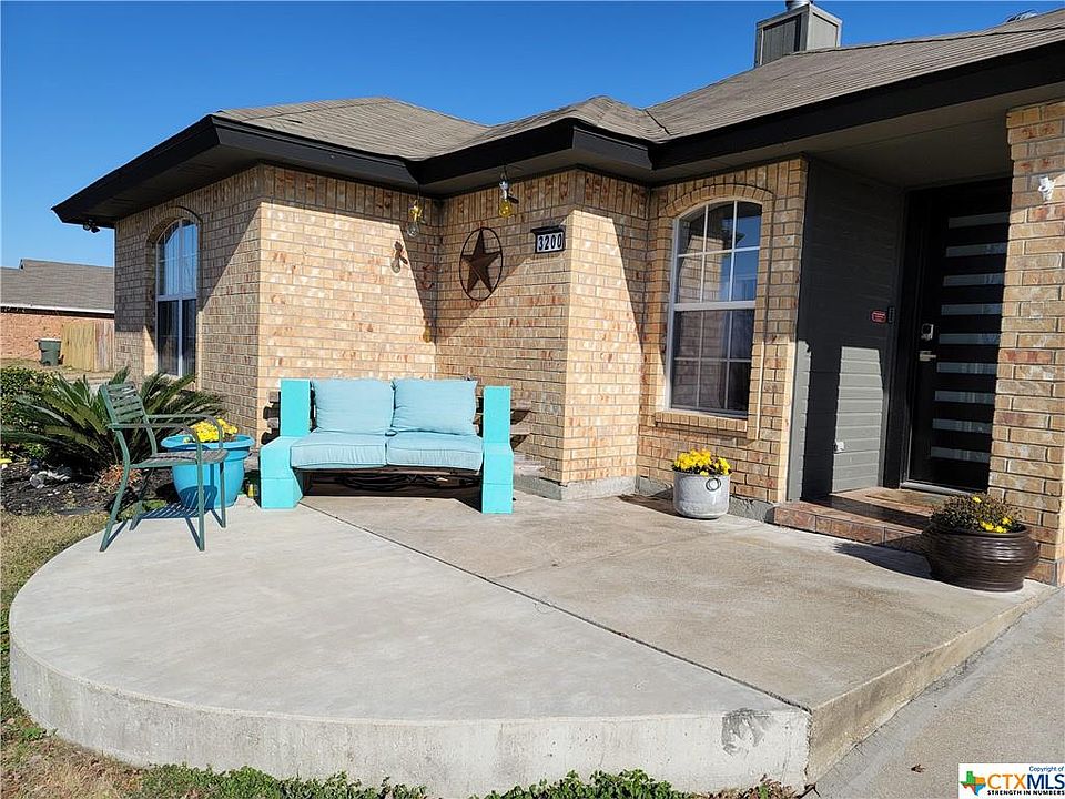 1st image of 3200 Southhill Dr