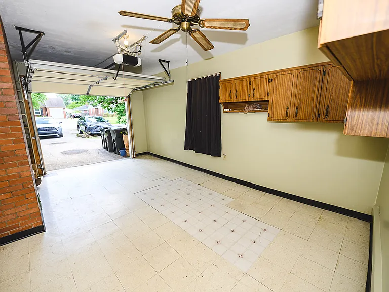 2709 Goldsmith Ln — Photo 23