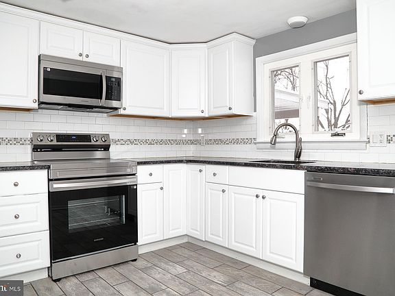 5th image of 3431 Skyview Dr