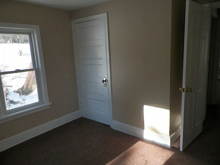 115 S Fairview St — Photo 2