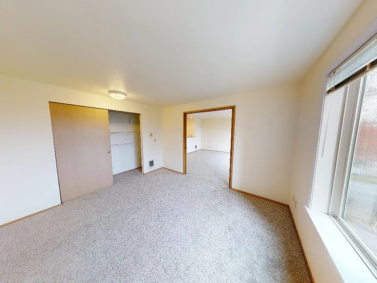 4459-Upper Fremont Close To Woodland Park Zoo — Photo 14