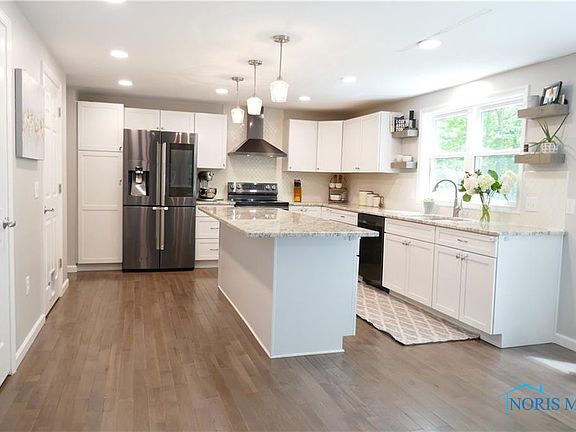2nd image of 7749 Westbourne Ct