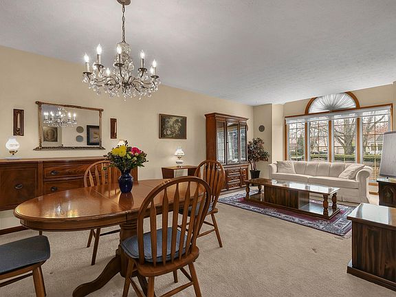 4th image of 1346 Azalea Dr