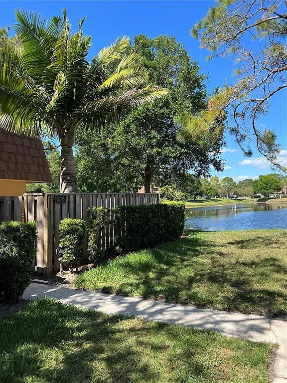 2 bed, 2.5 bath, 1285 sqft, $1,850 — Photo 3