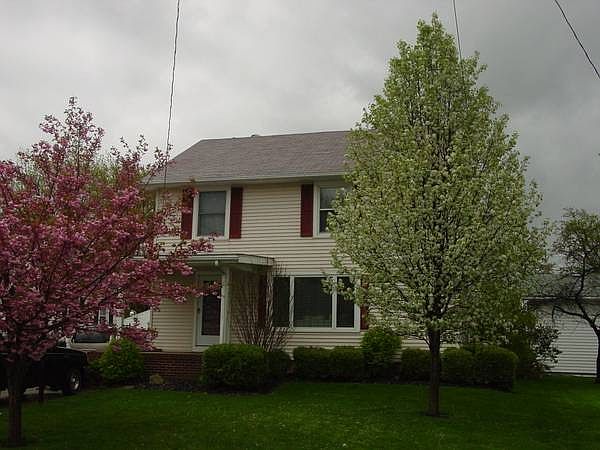 1st image of 2714 E Erie Ave