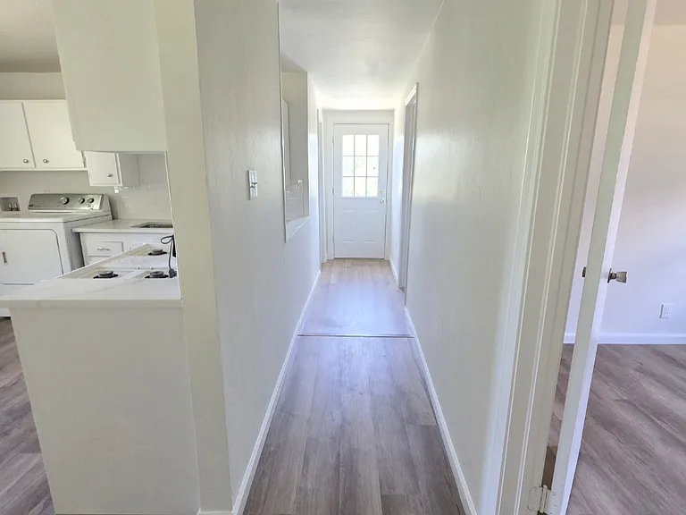709 W Washington St — Photo 9