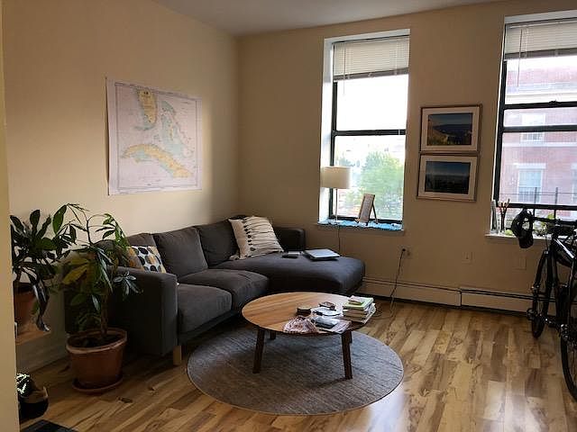1st image of 3098 14th St APT 2L
