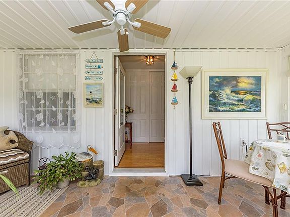 4th image of 414B Chatham Ct #1002
