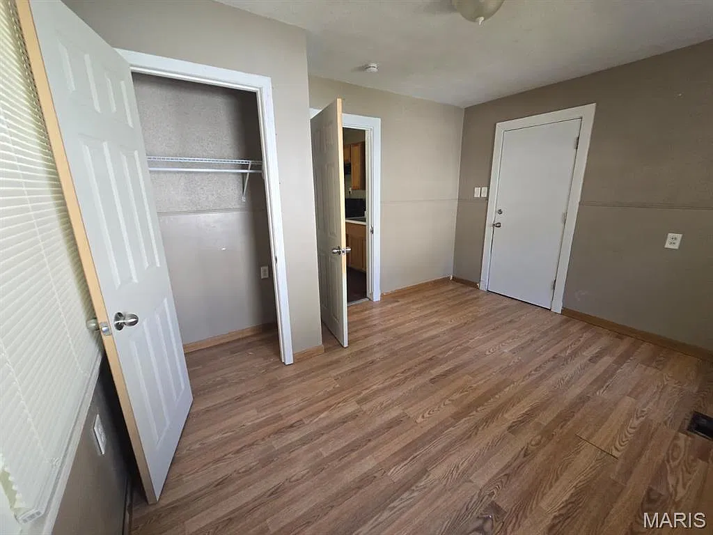 3 bed, 1.0 bath, 902 sqft, $1,400 — Photo 4