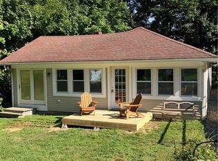 31 Point Dr, Conneaut, OH 44030