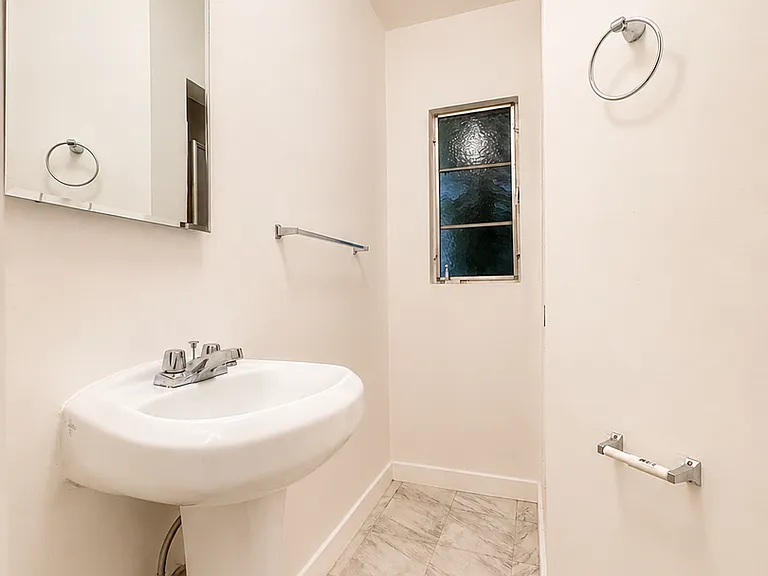 Hayworth Courtyard Apartments West Hollywood Living — Photo 12