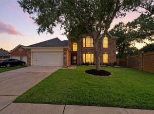 2715 Beacon Bay Cir, Friendswood, TX 77546