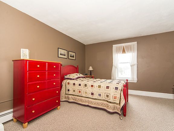 Bedroom 3 with built-ins