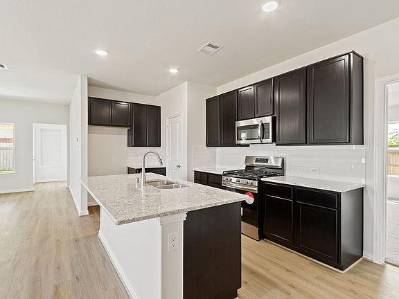 2nd image of 32419 Tallow Creek Dr