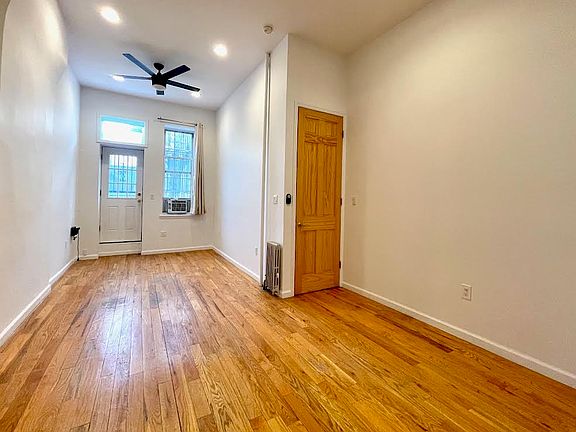 3rd image of 213 Irving Ave APT 1L