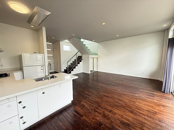 5th image of 317 Cortland Ave #B