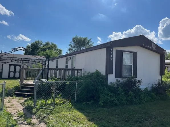 3316 Chippewa Ln, Council Bluffs, IA 51501