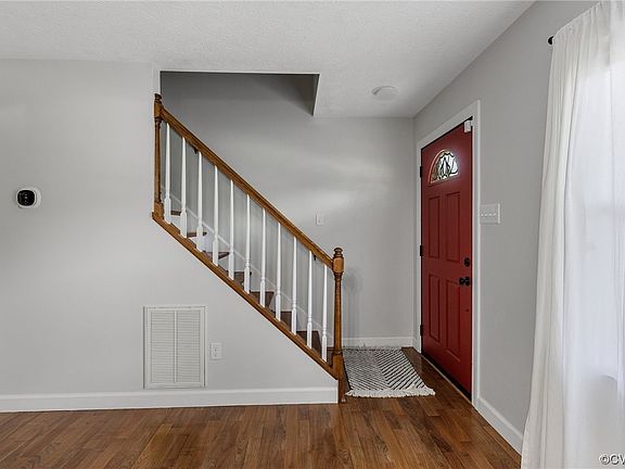 4th image of 8920 Woods Edge Dr