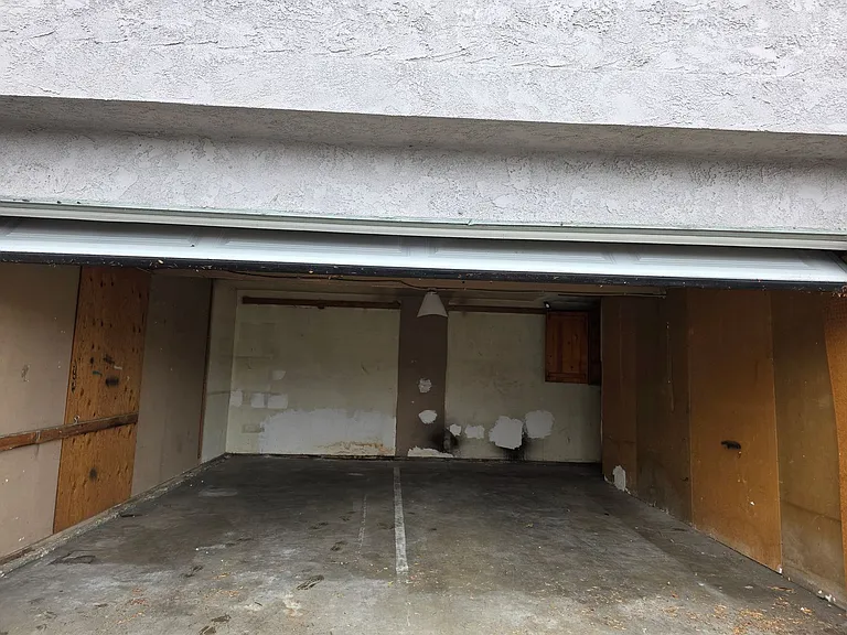 5547 Woodman Ave — Photo 29